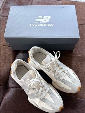 New Balance 327. Size 8